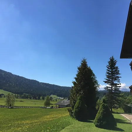 Margret Guest house *